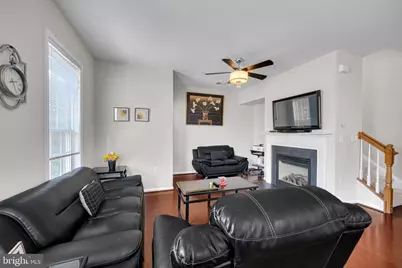 14576 Kylewood Way, Gainesville, VA 20155 - Photo 8