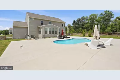 7301 Sugar Magnolia Loop, Gainesville, VA 20155 - Photo 2
