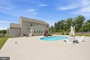 7301 Sugar Magnolia Loop, Gainesville, VA 20155 - Photo 2