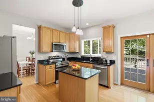 5608 Eppes Island Pl, Manassas, VA 20112 - Photo 10
