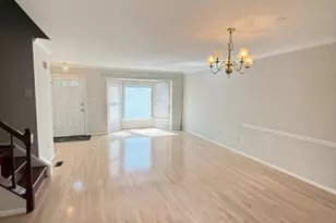 2740 Winston Ct, Woodbridge, VA 22191 - Photo 2