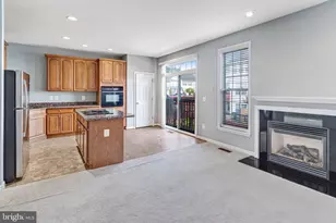 15657 William Bayliss Ct, Woodbridge, VA 22191 - Photo 12