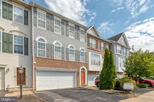 15657 William Bayliss Ct, Woodbridge, VA 22191 - Photo 2