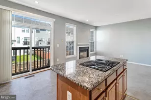 15657 William Bayliss Ct, Woodbridge, VA 22191 - Photo 16