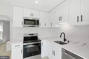 2825 Chablis Cir, Woodbridge, VA 22192 - Photo 10