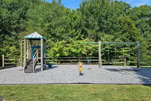 9818 Cheshire Ridge Cir, Manassas, VA 20110 - Photo 2