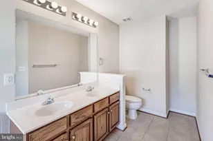 15657 William Bayliss Ct, Woodbridge, VA 22191 - Photo 20