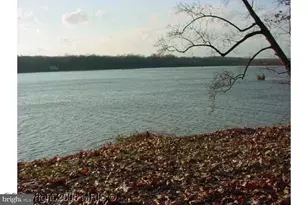 18210 Possum Point Rd, Dumfries, VA 22026 - Photo 1