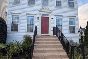 17068 Loftridge Ln, Gainesville, VA 20155 - Photo 2
