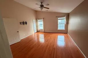 17068 Loftridge Ln, Gainesville, VA 20155 - Photo 10