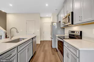 2508 Neabsco Common Pl, Woodbridge, VA 22191 - Photo 6