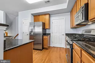 6821 Hampton Bay Ln, Gainesville, VA 20155 - Photo 8