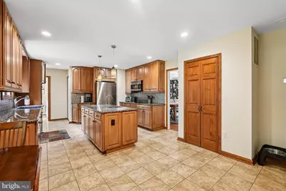 8212 Honeysuckle Road, Manassas, VA 20112 - Photo 12