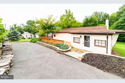 8107 Maplewood Drive, Manassas, VA 20111 - Photo 2