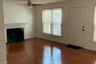 2832 Chablis Cir, Woodbridge, VA 22192 - Photo 2