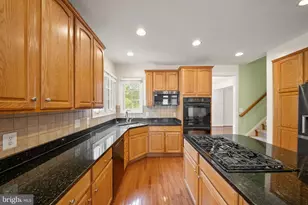 11717 Mercer Hill Ct, Woodbridge, VA 22192 - Photo 12