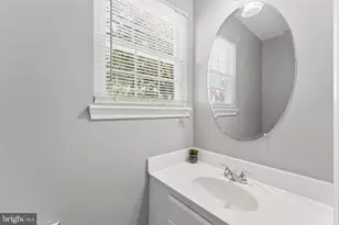 16324 Taconic Cir, Dumfries, VA 22025 - Photo 18