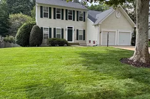 5885 Fincastle Dr, Manassas, VA 20112 - Photo 2