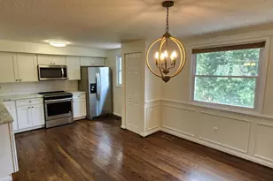13592 Bentley Cir, Woodbridge, VA 22192 - Photo 6