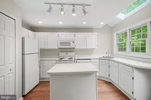 3263 Corcyra Ct, Woodbridge, VA 22192 - Photo 6