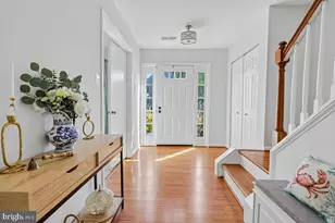 7424 Emerald Dr, Manassas, VA 20109 - Photo 2