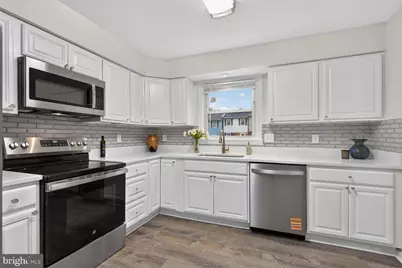 4610 Charlton Court, Woodbridge, VA 22193 - Photo 4