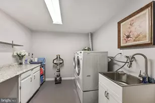 2609 Woodfern Ct, Woodbridge, VA 22192 - Photo 58