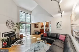 2609 Woodfern Ct, Woodbridge, VA 22192 - Photo 26