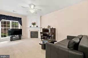 12338 Grantley Ct, Woodbridge, VA 22192 - Photo 16