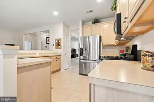 12338 Grantley Ct, Woodbridge, VA 22192 - Photo 10