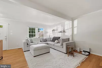 7049 Rogue Forest Lane, Gainesville, VA 20155 - Photo 4