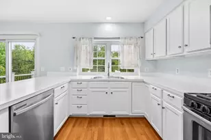 16880 Jed Forest Ln, Woodbridge, VA 22191 - Photo 12