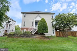 8025 Lantern Ct, Manassas, VA 20109 - Photo 2