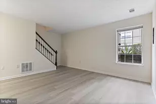 8025 Lantern Ct, Manassas, VA 20109 - Photo 16
