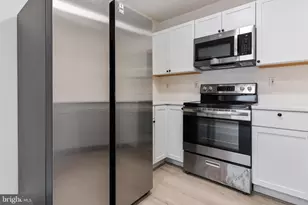 8025 Lantern Ct, Manassas, VA 20109 - Photo 12