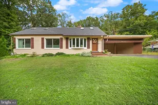 18323 Sharon Rd, Triangle, VA 22172 - Photo 2