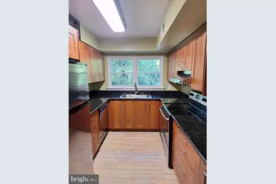 12219 Chaucer Lane #12219, Woodbridge, VA 22192 - Photo 4