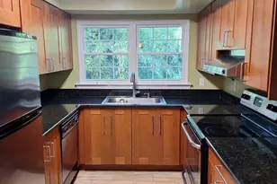 12219 Chaucer Ln, Woodbridge, VA 22192 - Photo 4