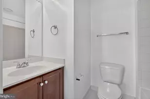 15653 John Diskin Cir, Woodbridge, VA 22191 - Photo 10