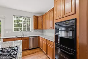 9121 Dartford Pl, Bristow, VA 20136 - Photo 16