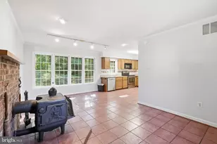 11979 Farrabow Ln, Woodbridge, VA 22192 - Photo 16