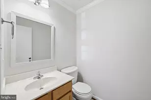 11979 Farrabow Ln, Woodbridge, VA 22192 - Photo 10