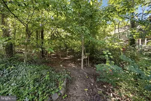 11979 Farrabow Ln, Woodbridge, VA 22192 - Photo 32
