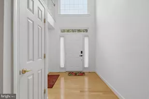 14216 Madrigal Dr, Woodbridge, VA 22193 - Photo 2
