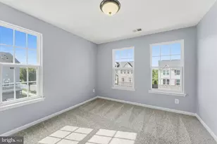 7011 Darbey Knoll Dr, Gainesville, VA 20155 - Photo 36