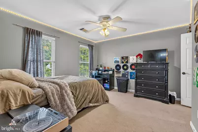 8147 Cancun Court, Gainesville, VA 20155 - Photo 32