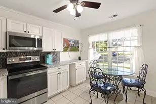 14794 Tamarack Pl, Woodbridge, VA 22191 - Photo 6