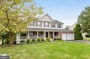 15216 Spotted Turtle Ct, Woodbridge, VA 22193 - Photo 2