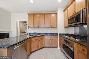 2161 Oberlin Dr, Woodbridge, VA 22191 - Photo 6