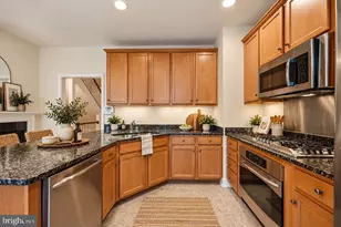 2161 Oberlin Dr, Woodbridge, VA 22191 - Photo 2